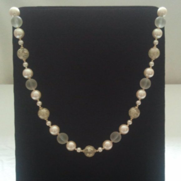 1980's Cream and gold tone Made in Japan necklace - Picture 4 of 4